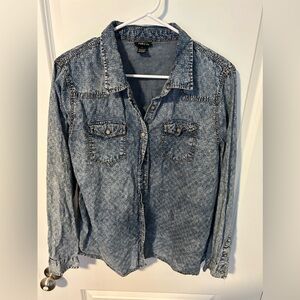 Rue21 Denim Shirt size Large